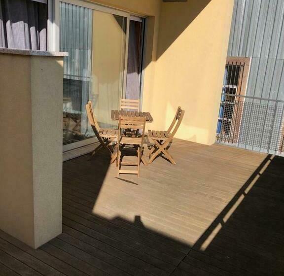 استودیوی استاندارد, Metro Heroismo Residence