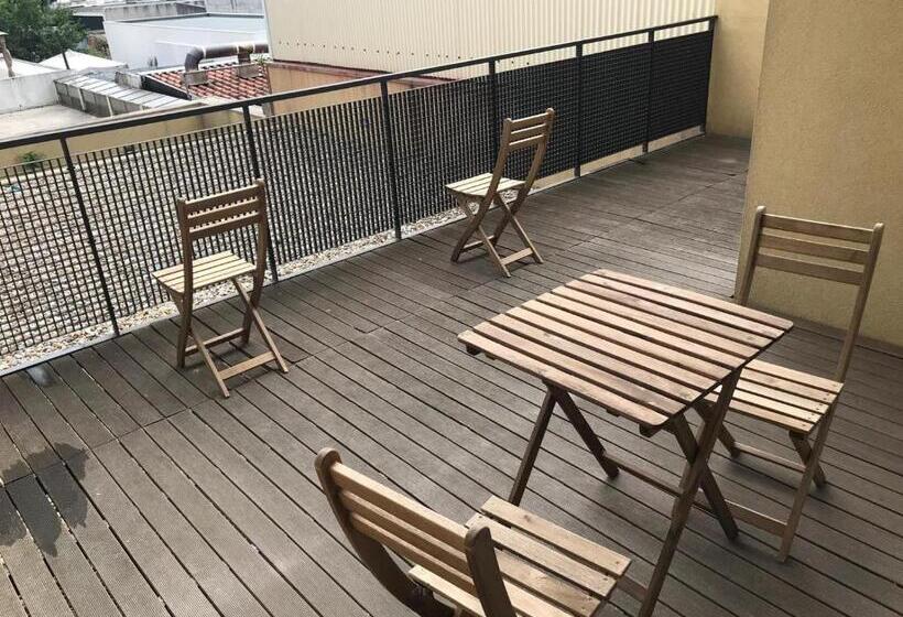 استودیوی استاندارد, Metro Heroismo Residence