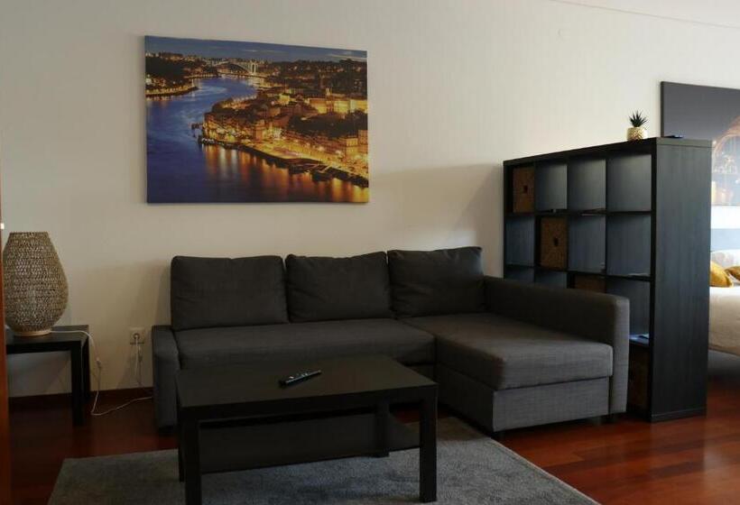 استودیوی استاندارد, Metro Heroismo Residence