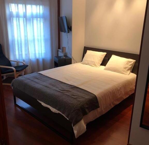 اتاق لوکس, Metro Heroismo Residence