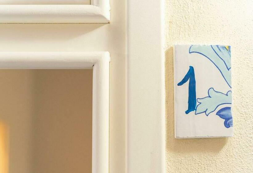 اتاق استاندارد, Napulitandream