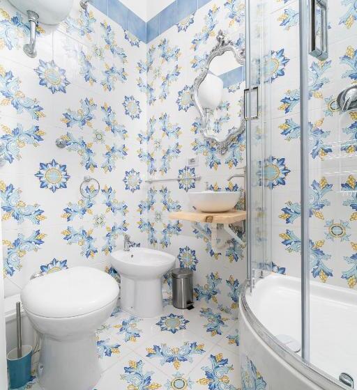 اتاق سوپریور با تخت بزرگ, Napulitandream