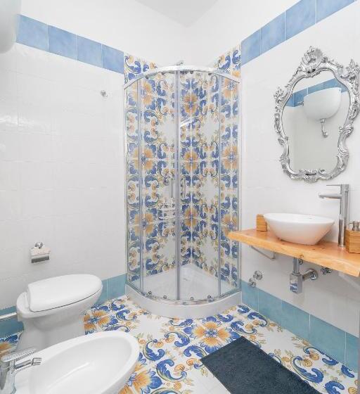 اتاق استاندارد, Napulitandream