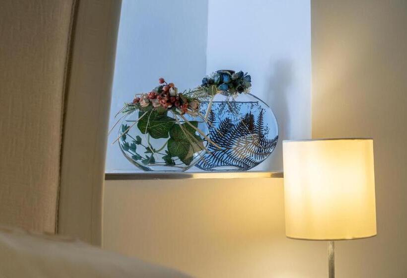 اتاق لوکس با بالکن, Napulitandream