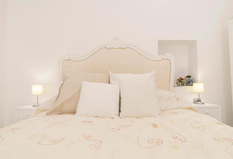 اتاق لوکس با بالکن, Napulitandream