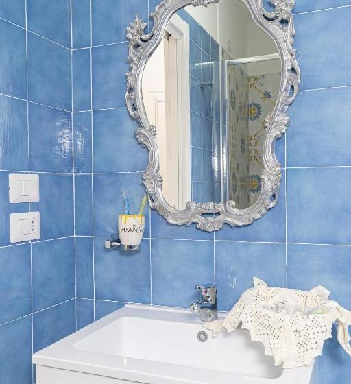 اتاق استاندارد با بالکن, Napulitandream