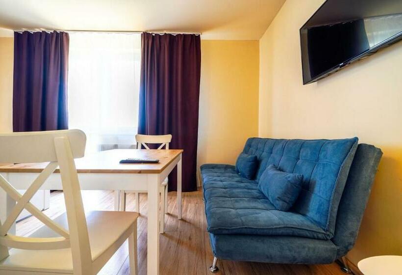 Семейный Номер, Apartmány Karmon Park