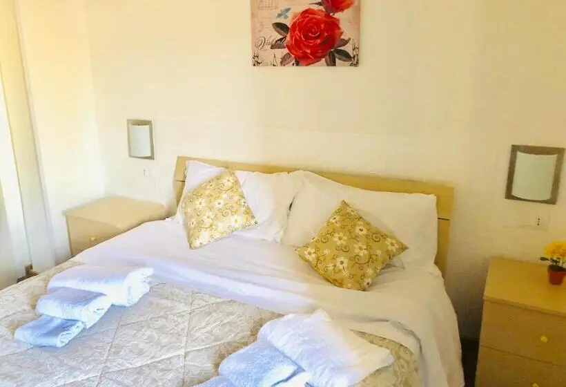 اتاق راحتی سه تخته, La Casa Del Barocco