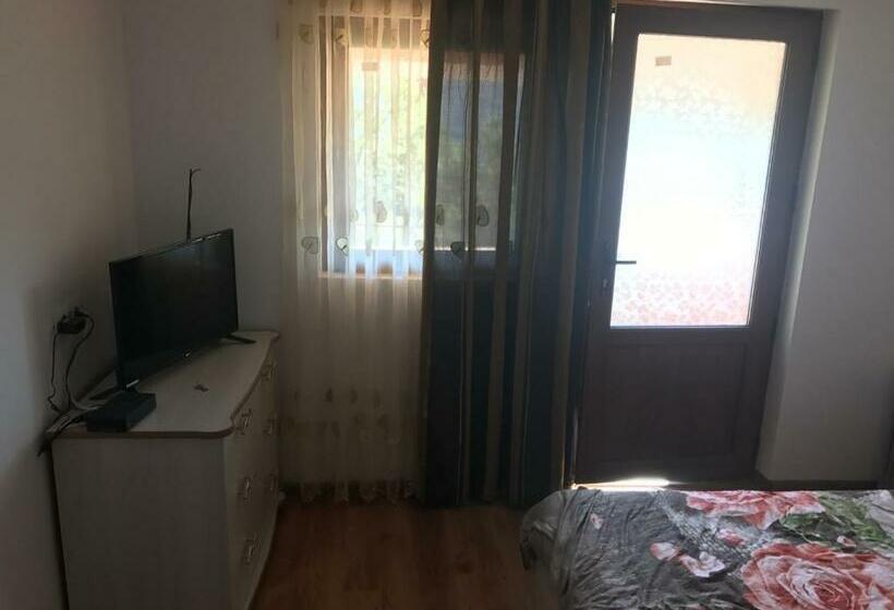 Номер Стандарт, La Rita Acasă