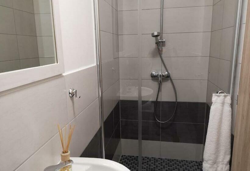 スタンダードルーム, Rozé Vendégház