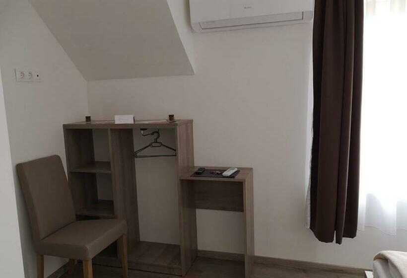 スタンダードルーム, Rozé Vendégház