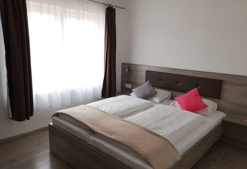 スタンダードルーム, Rozé Vendégház