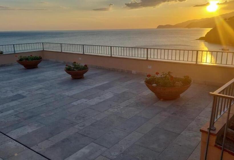 דירת חדר נוף לים, Rosa Dei Venti