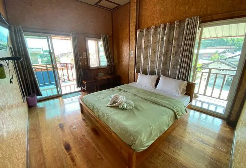 キングサイズベッドのデラックスルーム, Baan Kokaew Chiang Khan