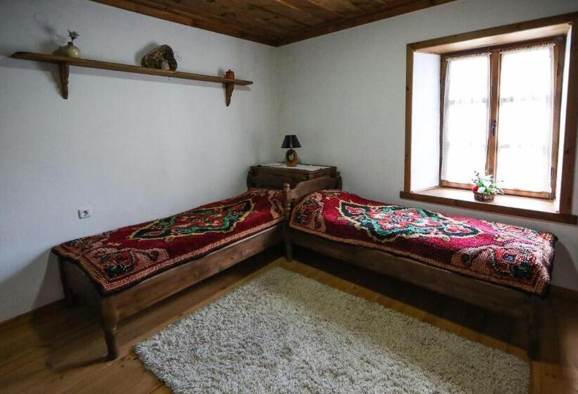 豪华房间, тодорината къща