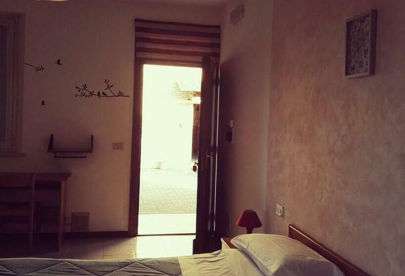 스탠다드 룸, Camere Carloni