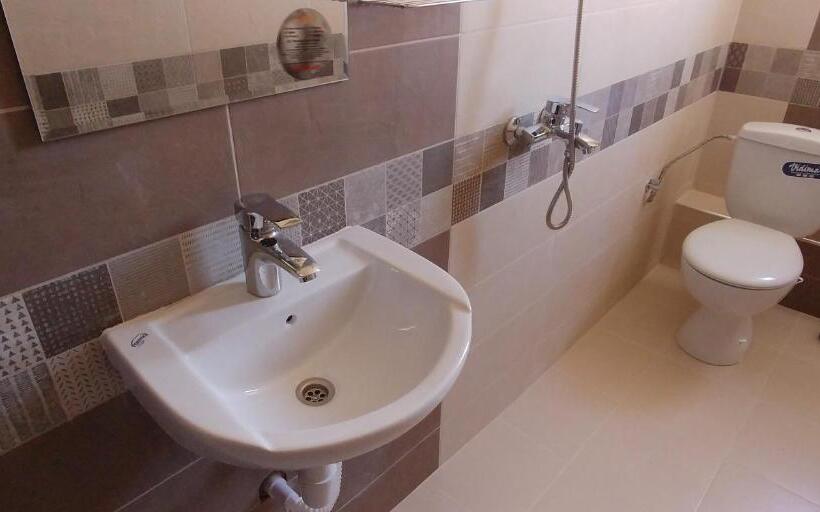 דירת שלושה חדרים, Oleander Rooms & Apartment