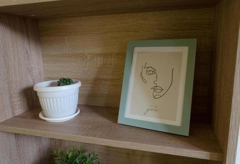 דירת שלושה חדרים, Oleander Rooms & Apartment