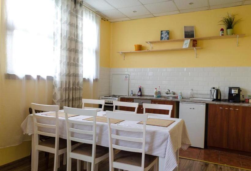 דירת שלושה חדרים, Oleander Rooms & Apartment