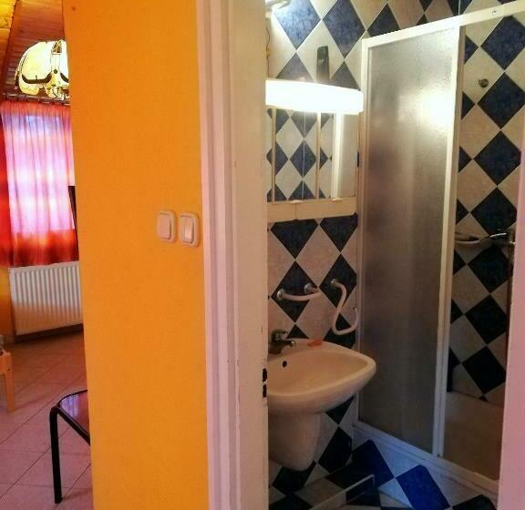 Habitación Triple Estándar, Széplak Apartman