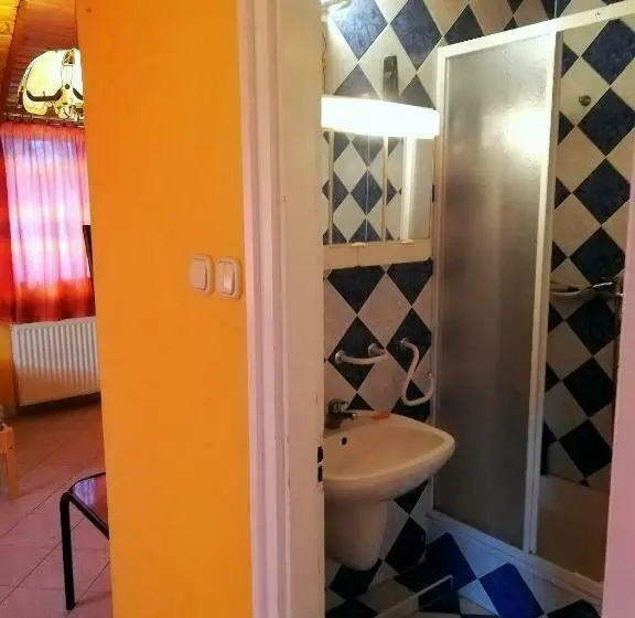スタンダードトリプルルーム, Széplak Apartman