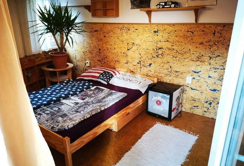 レイクビュースタンダードルーム, Széplak Apartman