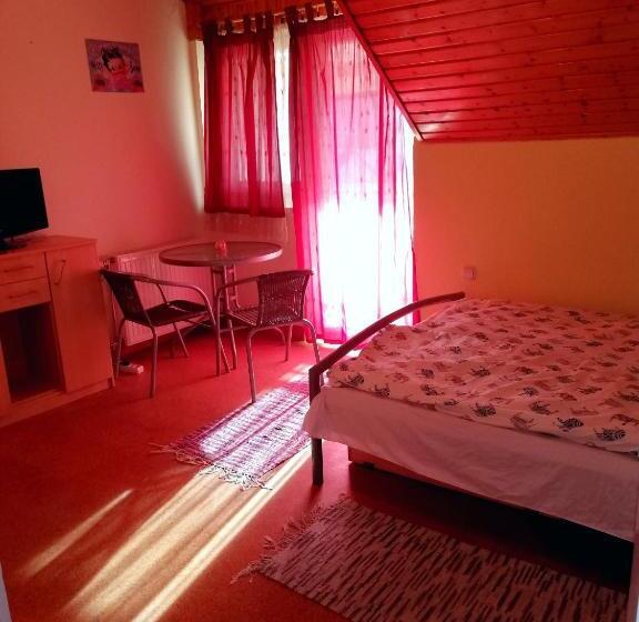 Habitación Estándar, Széplak Apartman