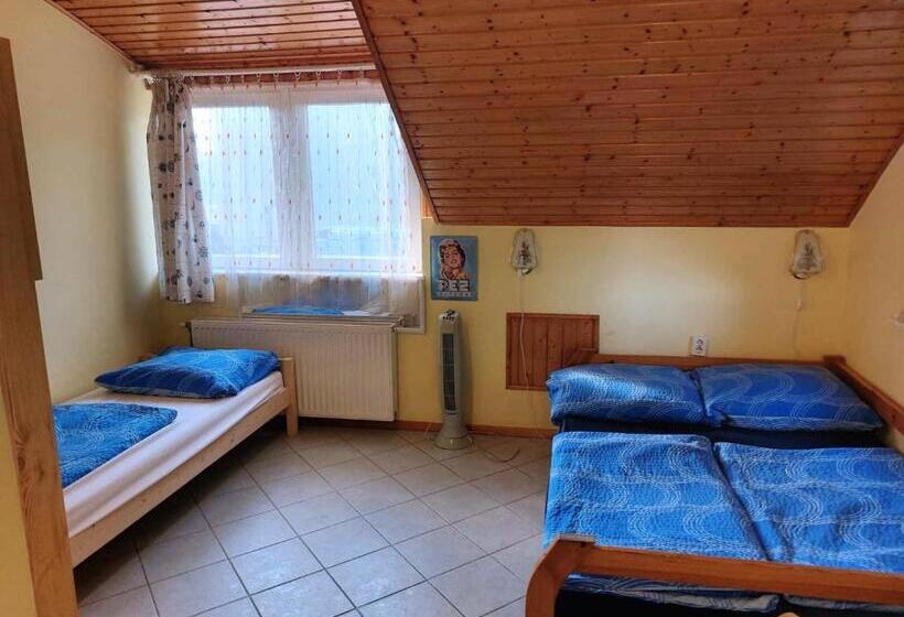 Habitación Triple Estándar con Vistas, Széplak Apartman