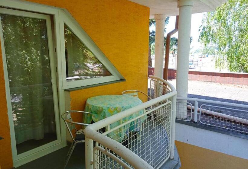 バルコニー付きスタンダードルーム, Széplak Apartman