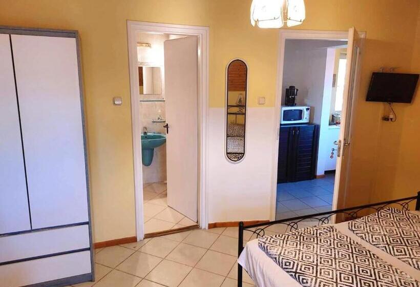 Habitación Estándar Cama King, Széplak Apartman