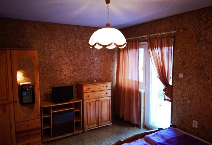 Habitación Estándar Baño Exterior, Széplak Apartman