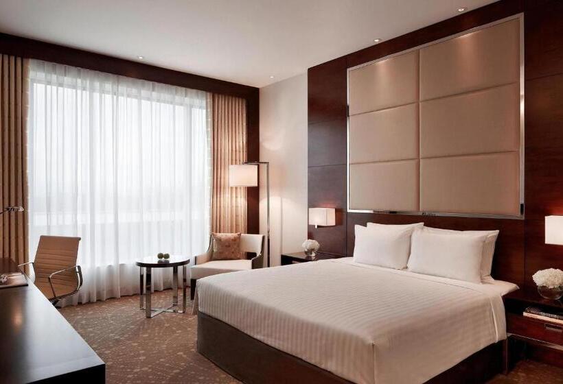 带大床的豪华间, Courtyard By Marriott Pune Chakan
