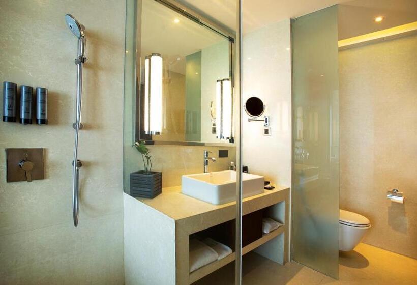 带大床的豪华间, Courtyard By Marriott Pune Chakan