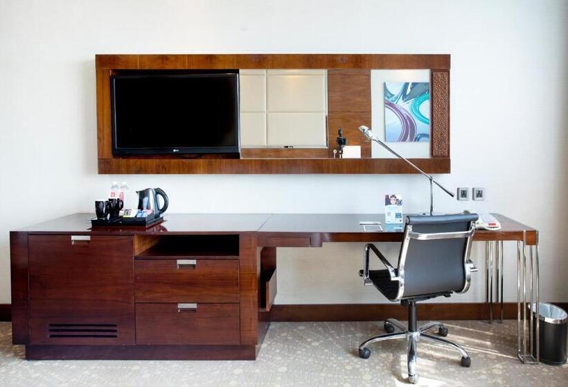 带大床的行政房间, Courtyard By Marriott Pune Chakan