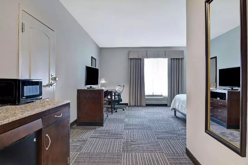 Standard-huone King-vuode, Hilton Garden Inn Fayettevile