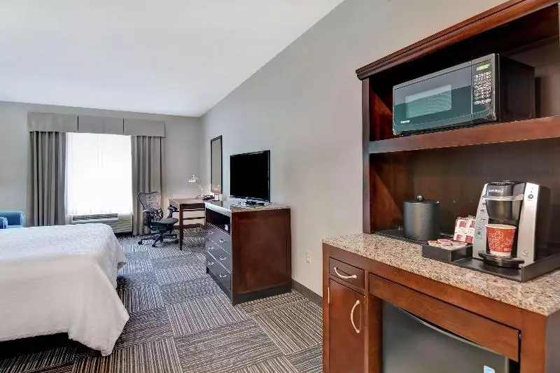 Standard-huone King-vuode, Hilton Garden Inn Fayettevile