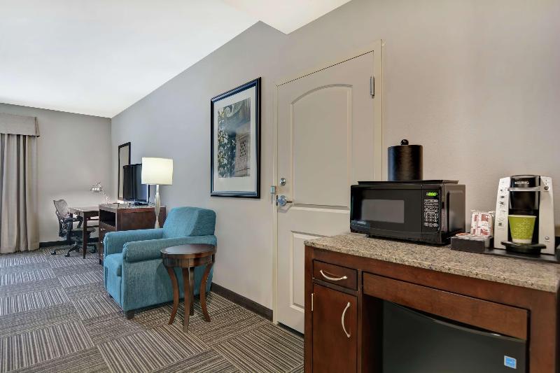 غرفة قياسية سرير كينج, Hilton Garden Inn Fayettevile