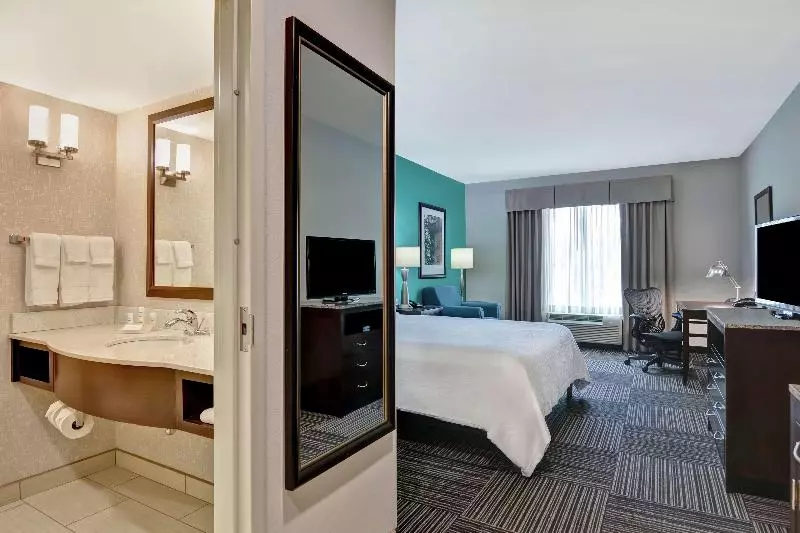 Standard-huone King-vuode, Hilton Garden Inn Fayettevile