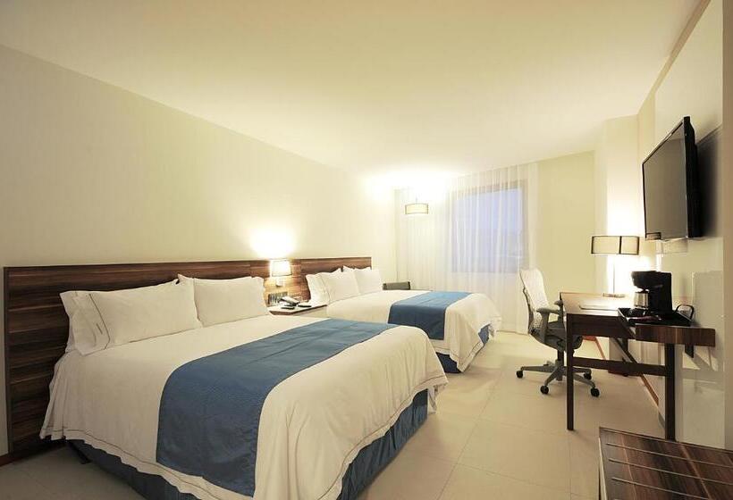 חדר סטנדרט עם מיטת קינג, Holiday Inn Express Puerto Vallarta, An Ihg