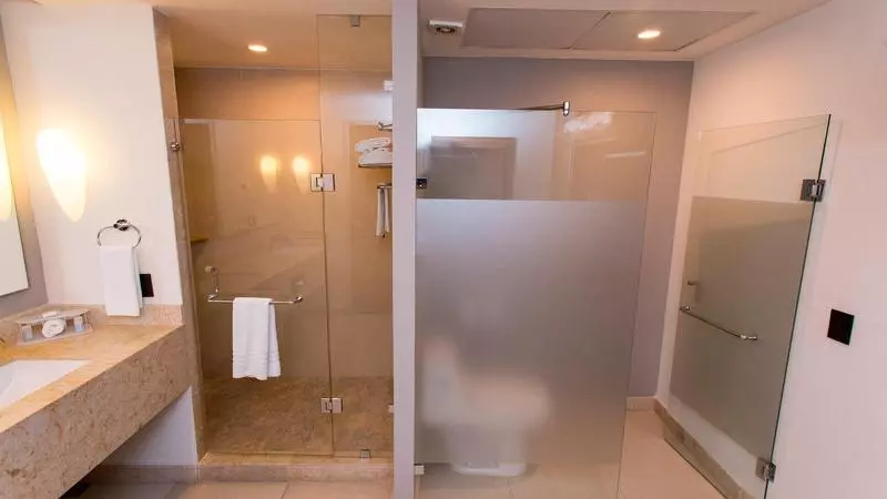 キングサイズベッドのスイートルーム, Holiday Inn Express Puerto Vallarta, An Ihg