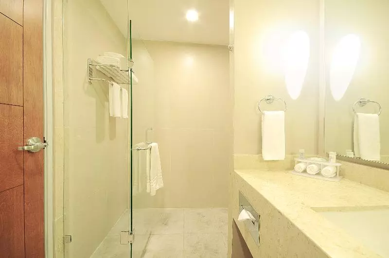 キングサイズベッドのスタンダードルーム, Holiday Inn Express Puerto Vallarta, An Ihg
