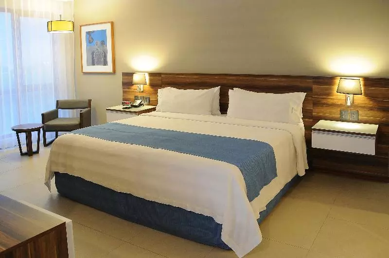 キングサイズベッドのスタンダードルーム, Holiday Inn Express Puerto Vallarta, An Ihg