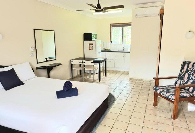 استودیوی استاندارد, Paradise Court Holiday Units