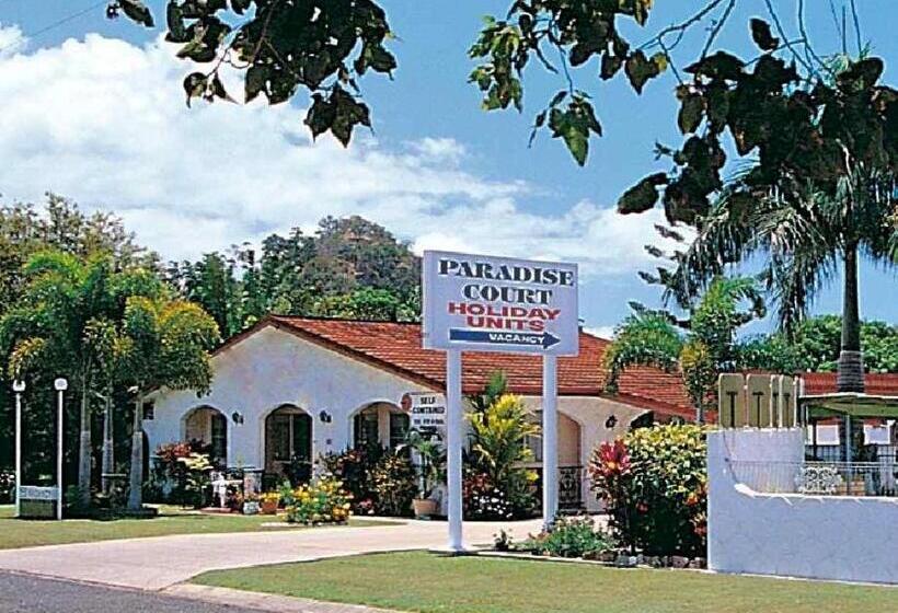 استودیوی استاندارد, Paradise Court Holiday Units