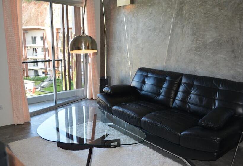 جناح, Replay Residence Samui