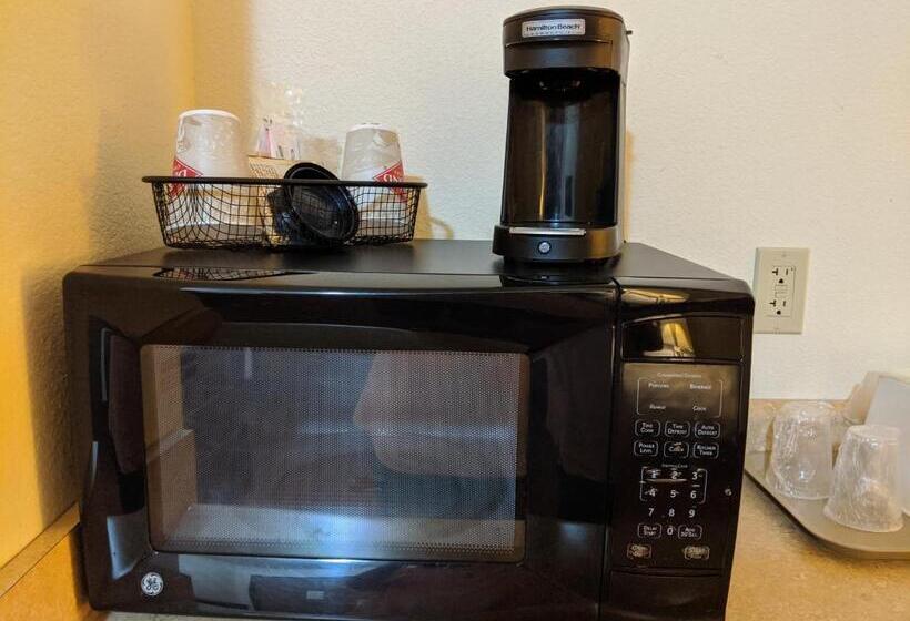 غرفة قياسية, Park View Inn & Suites