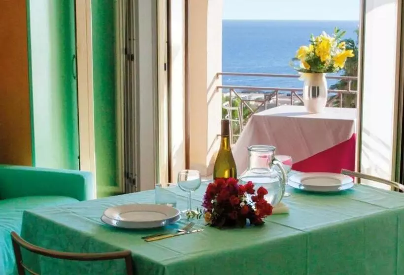 1 Schlafzimmer Apartment Meerblick, Oasi D'oriente
