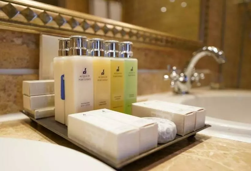 اتاق لوکس با چشم‌انداز دریا, Baron Palace Sahl Hasheesh