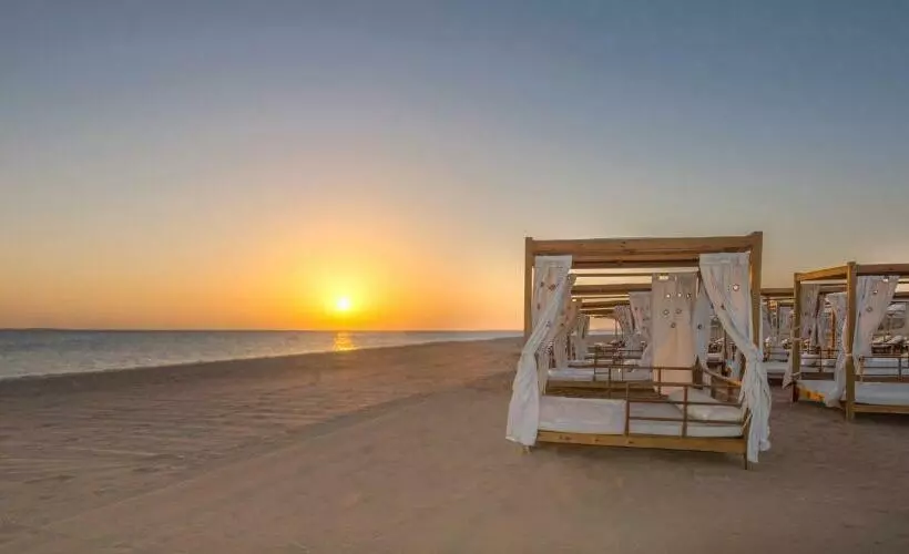 اتاق لوکس با چشم‌انداز دریا, Baron Palace Sahl Hasheesh