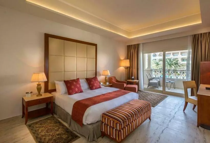 سوییت با چشم‌انداز دریا, Baron Palace Sahl Hasheesh